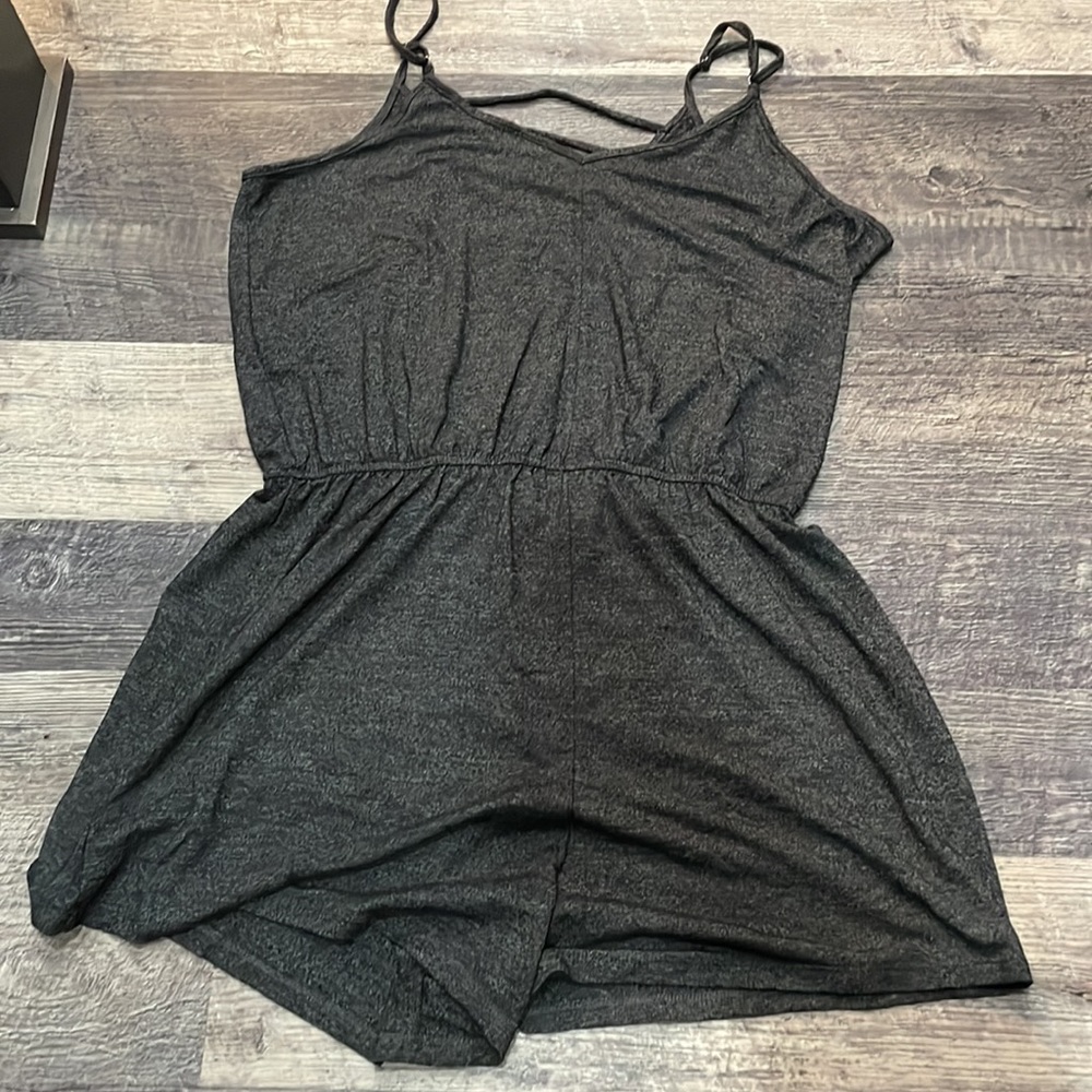 Gray romper - Picture 2 of 3